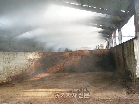 농기자재신문 기사에 실린 수북농업 시설 내부 사진